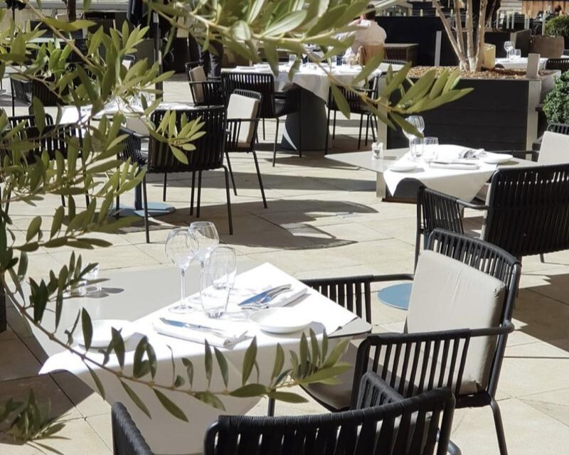 Terrasse ensoleillée