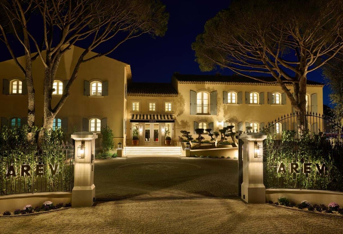 arev-saint-tropez-699df8a20504e