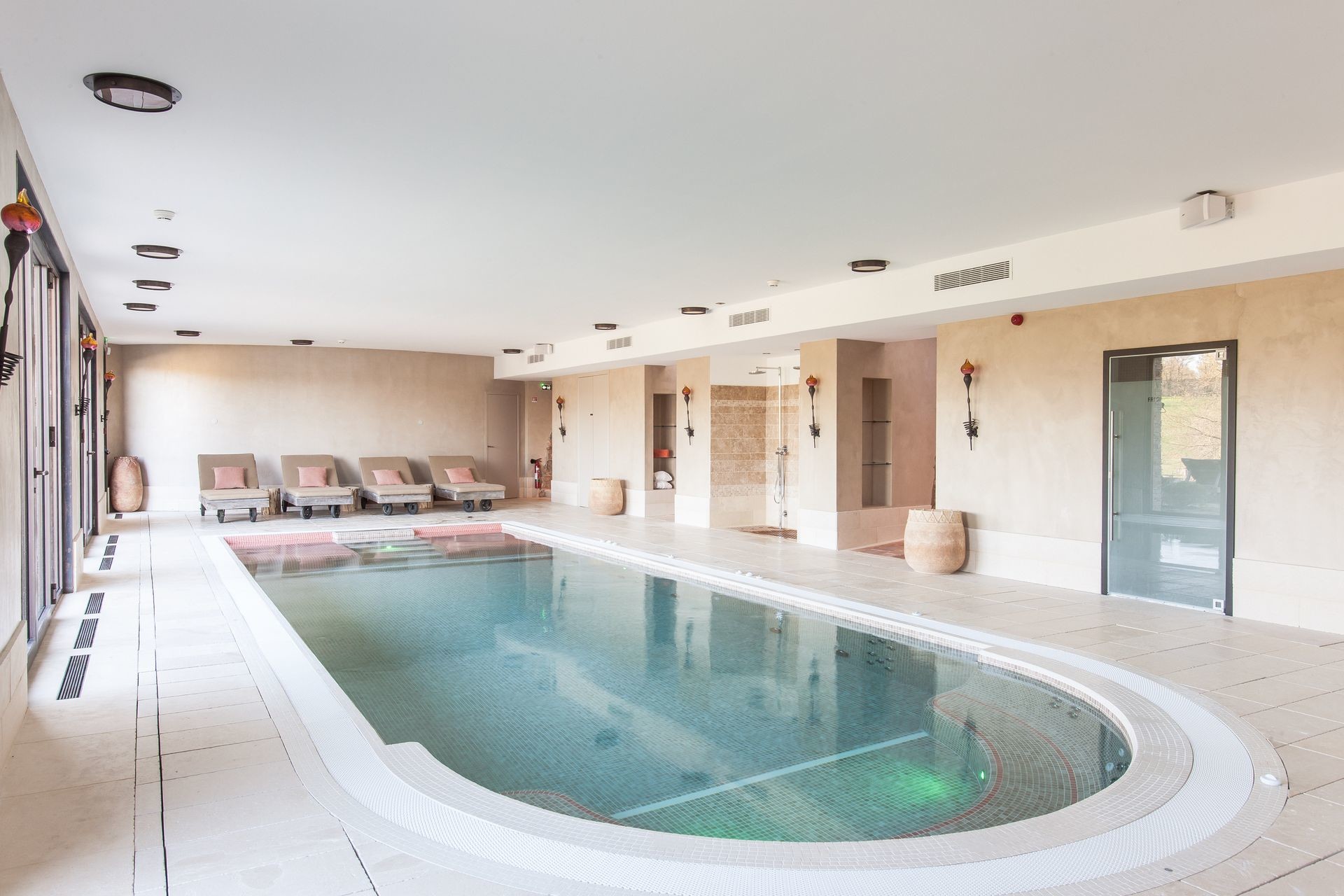 domaine-des-etangs-le-chateau-domaine-des-etangs-les-thermes-piscine