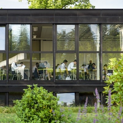 C'est un campus au coeur d'un écrin de verdure - Crédit : Ecole Hôtelière de Genève