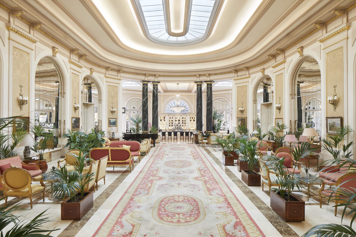 el-palace-barcelona-hall1-min