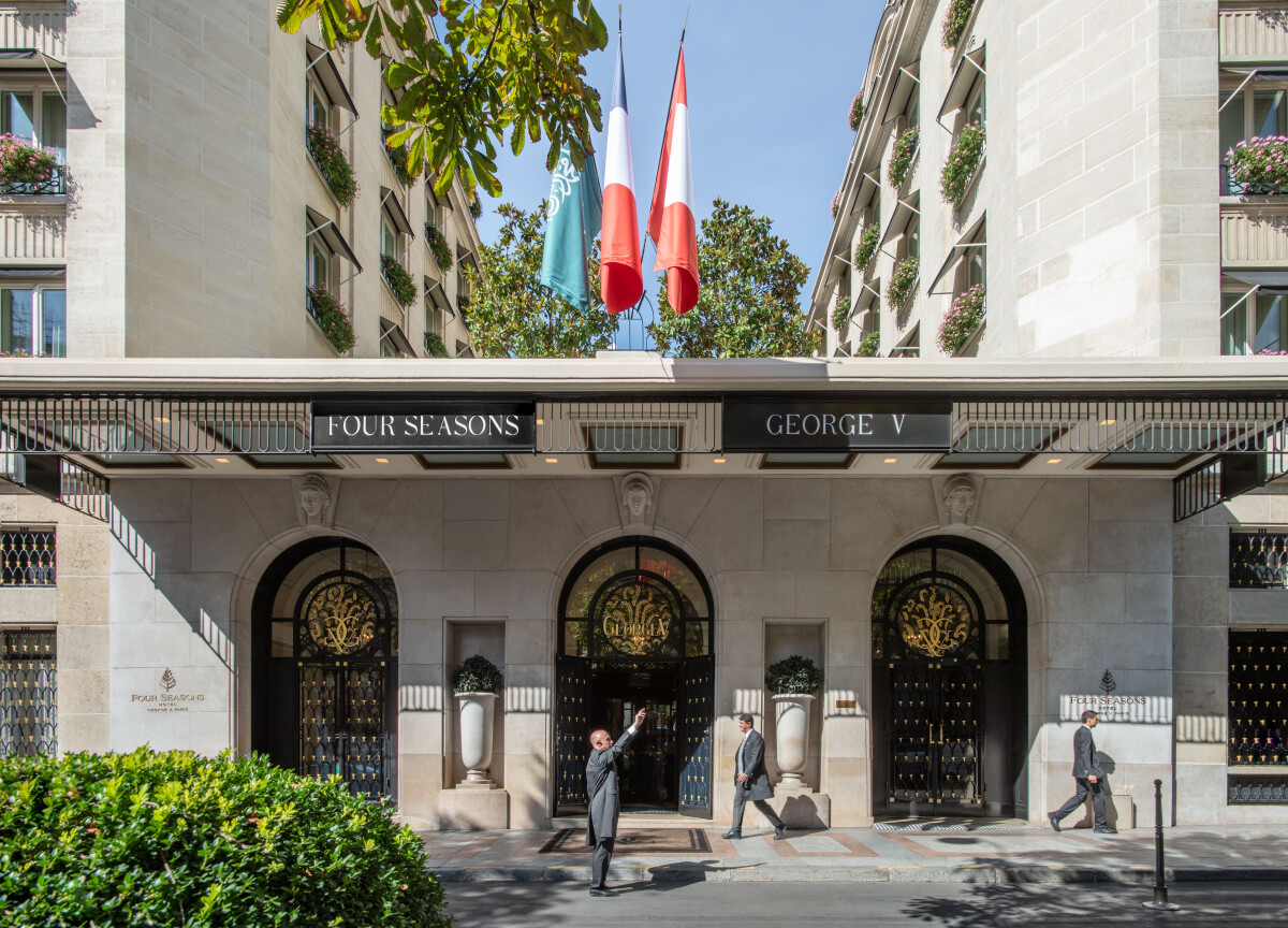 four-seasons-hotel-george-v-paris-exterior-facadepeter-vitale