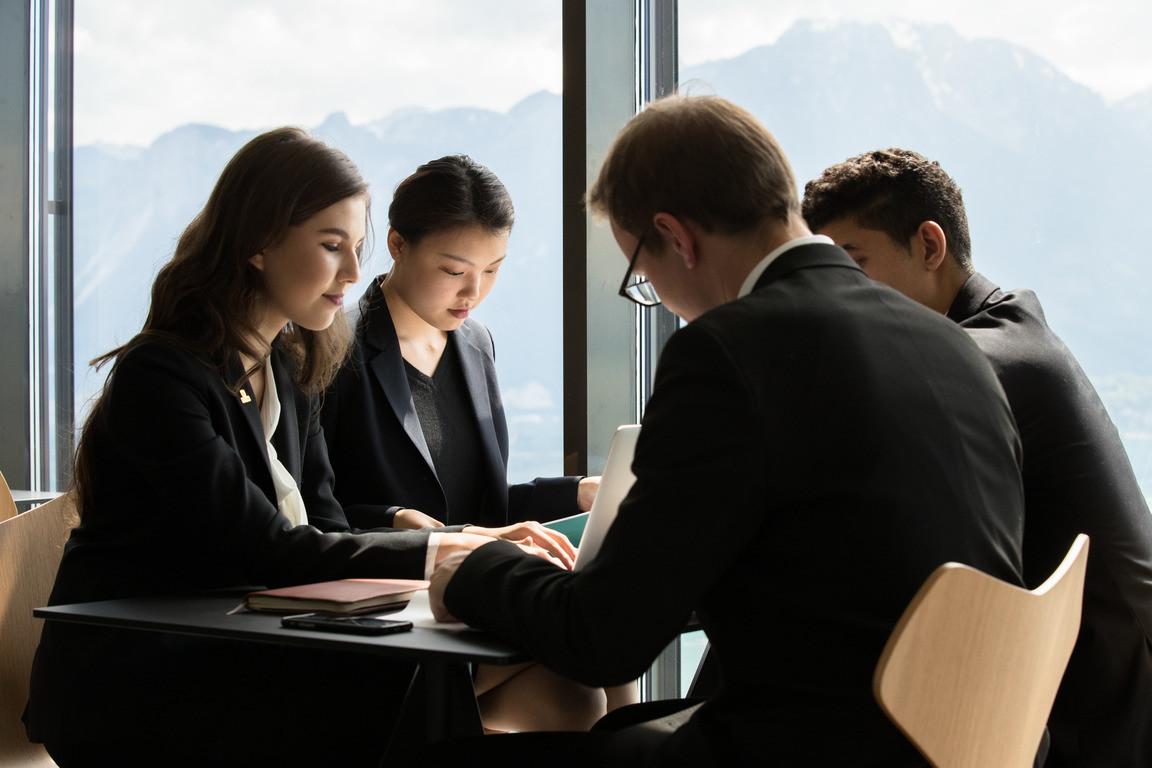 glion-institute-of-higher-education-classroom-resized