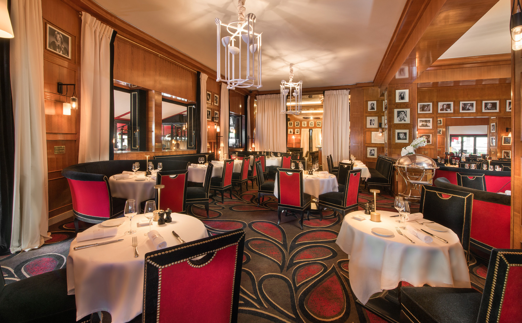 https://www.vendomtalents.com/image/galleries/hotel-barriere-le-fouquets-710-hotel-barriere-le-fouquets-paris-brasserie-fouquets-paris