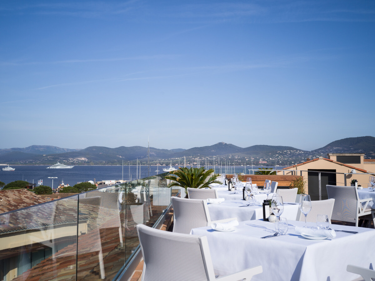 hotel-de-paris-saint-tropez-hotel-de-paris-saint-tropez-terrasse-restaurant-les-toits-franck-hamel