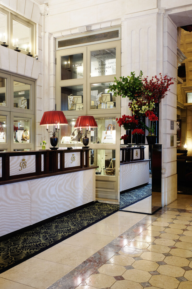 intercontinental-bordeaux-le-grand-hotel-front-desk-nicolas-buisson