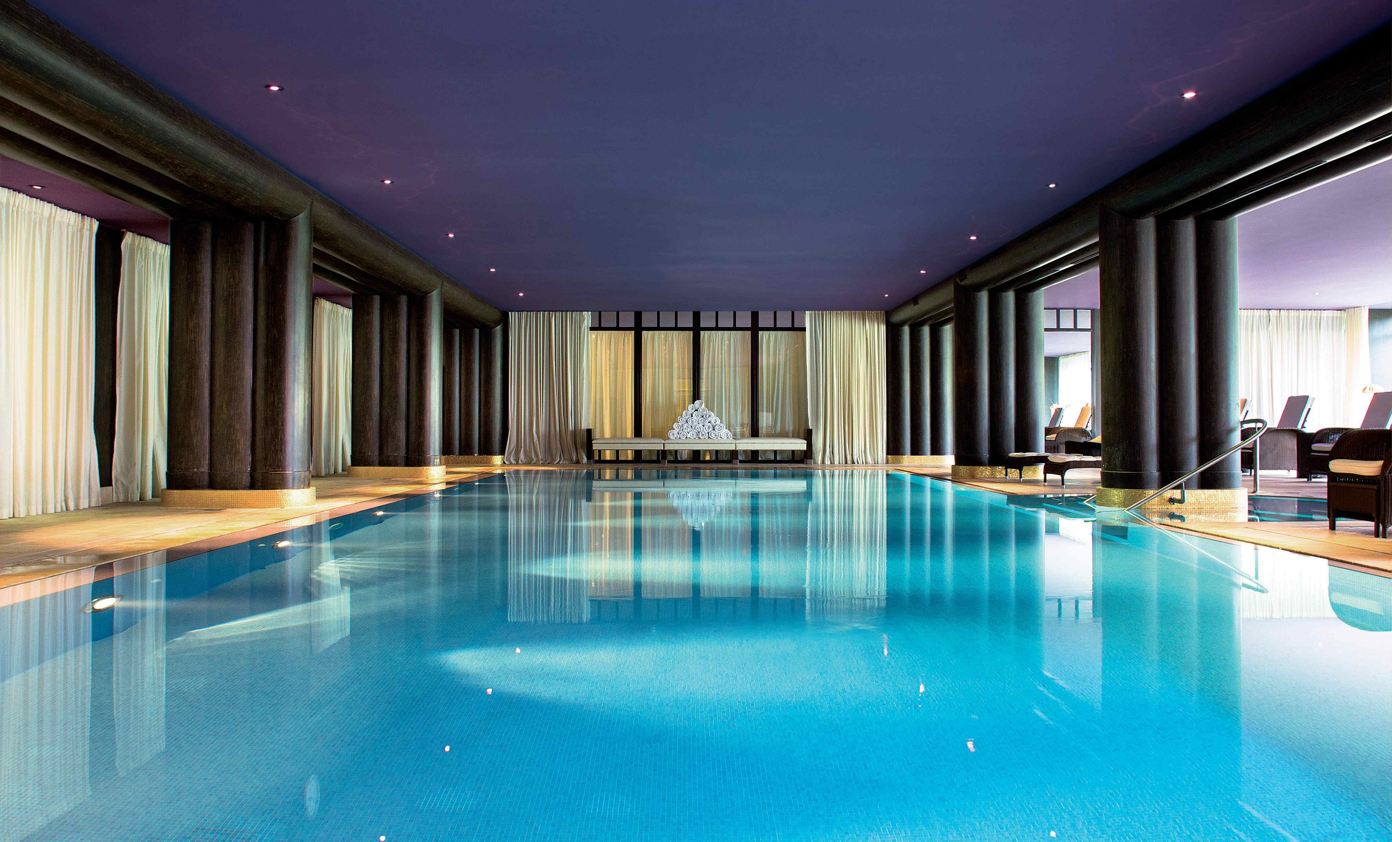 la-reserve-geneve-hotel-spa-and-villas-piscine-interieure-e1481573355570-compressed