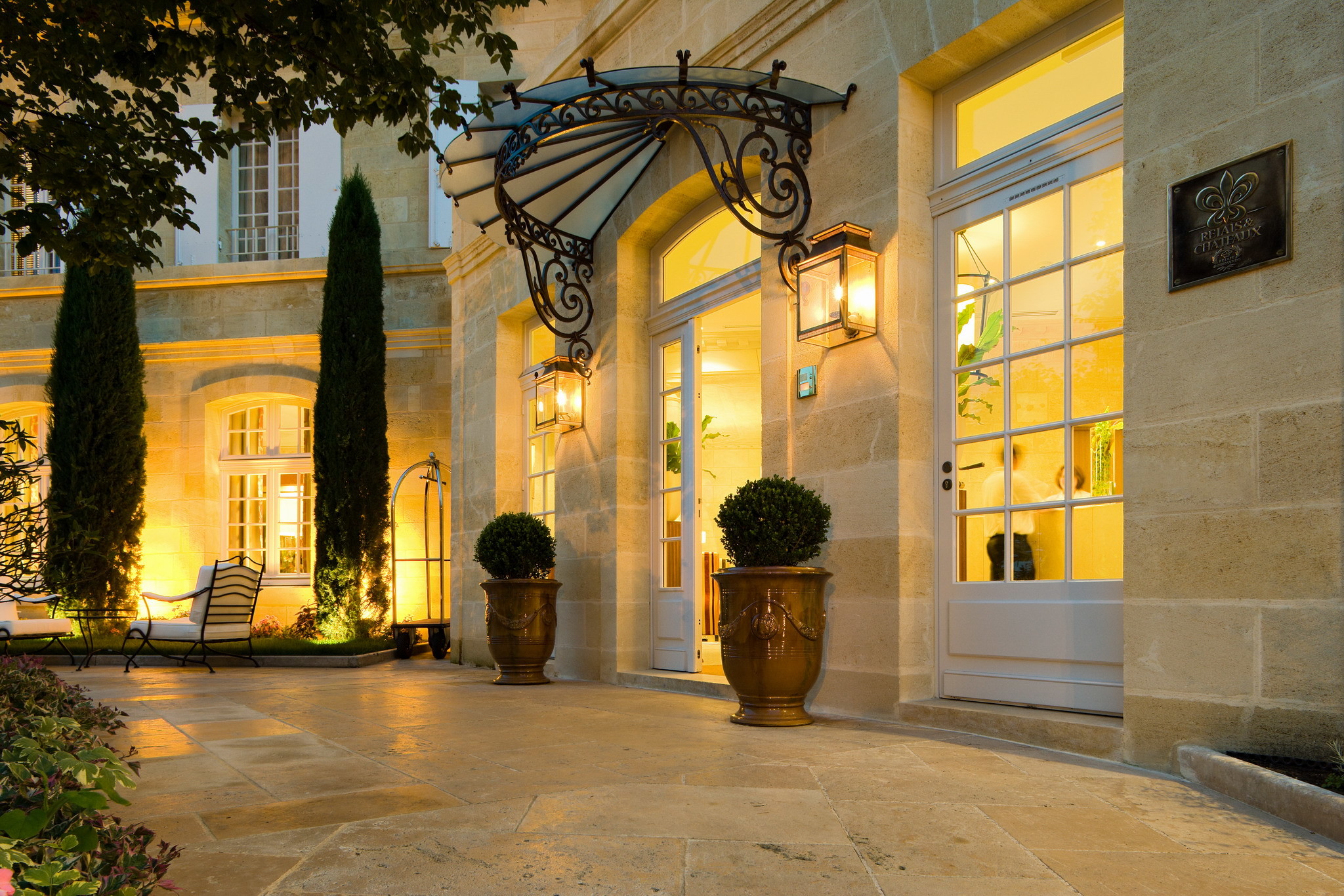 la-table-de-plaisance-5-entrance-hostellerie-de-plaisance