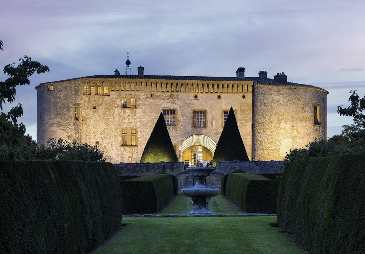 le-chateau-de-bagnols-698d88046ce7e