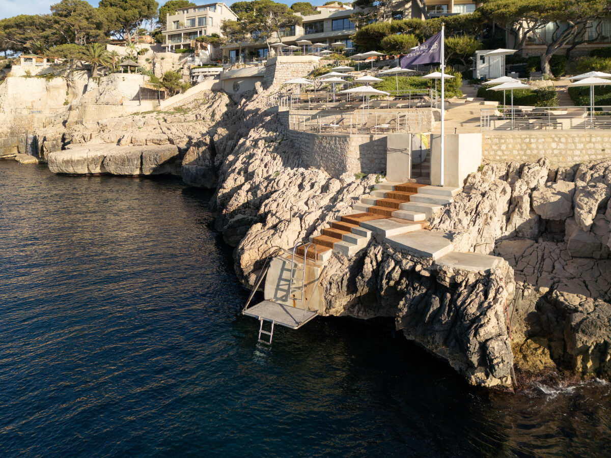 les-roches-blanches-cassis-access-by-sea