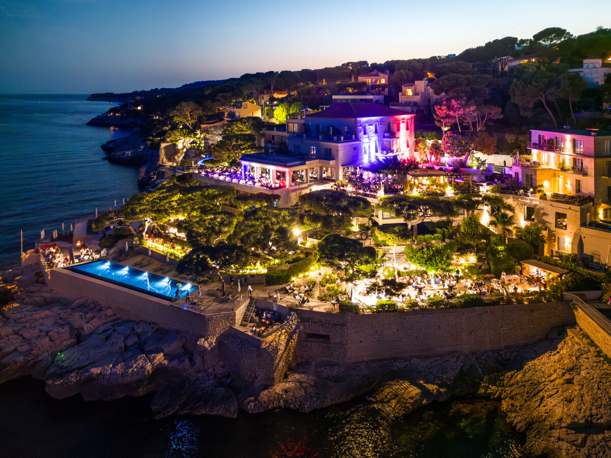 les-roches-blanches-cassis-drone