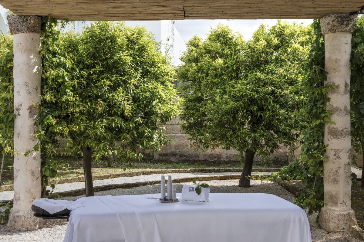 masseria-torre-maizza-a-rocco-forte-hotel-15-rfh-masseria-torre-maizza-spa-treatments-in-the-lemon-grove-7981-jg-may-19