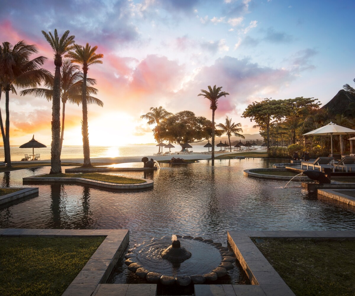 shanti-maurice-resort-spa-shanti-maurice-resort-spa-main-pool-02