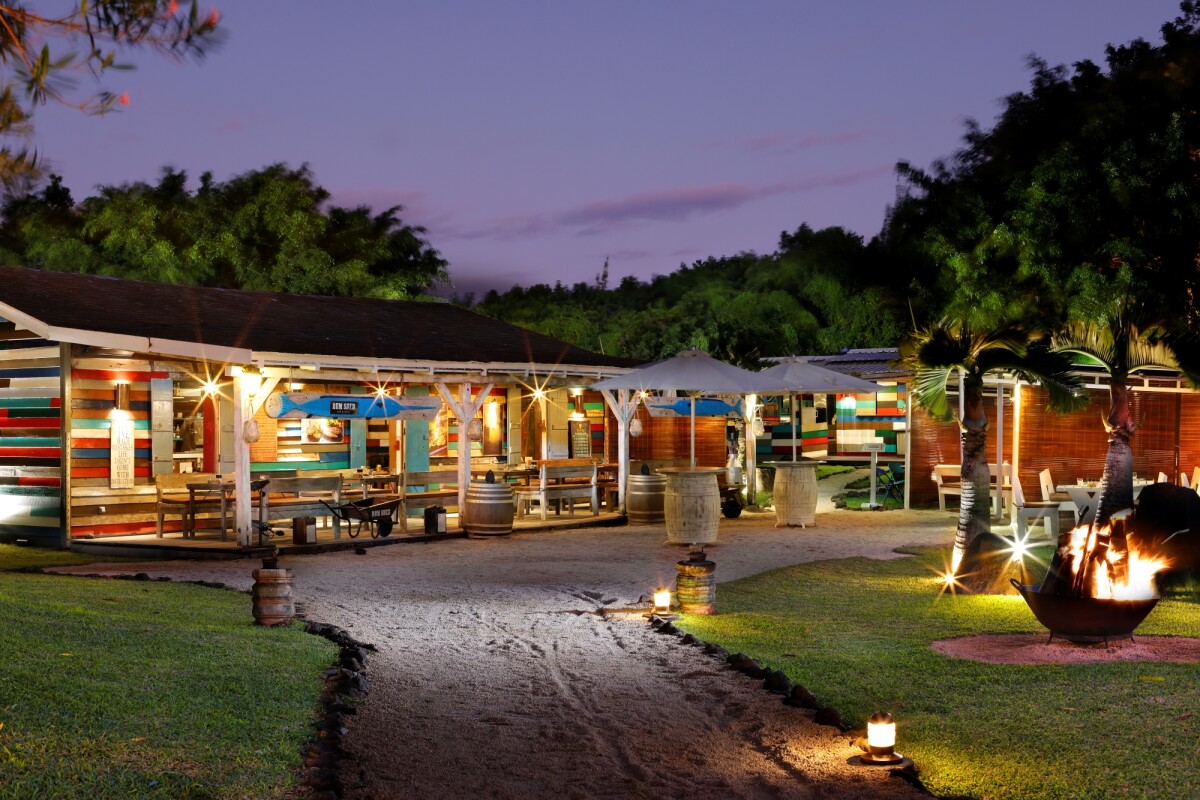 shanti-maurice-resort-spa-shanti-maurice-resort-spa-rum-shed-bar-grill-01
