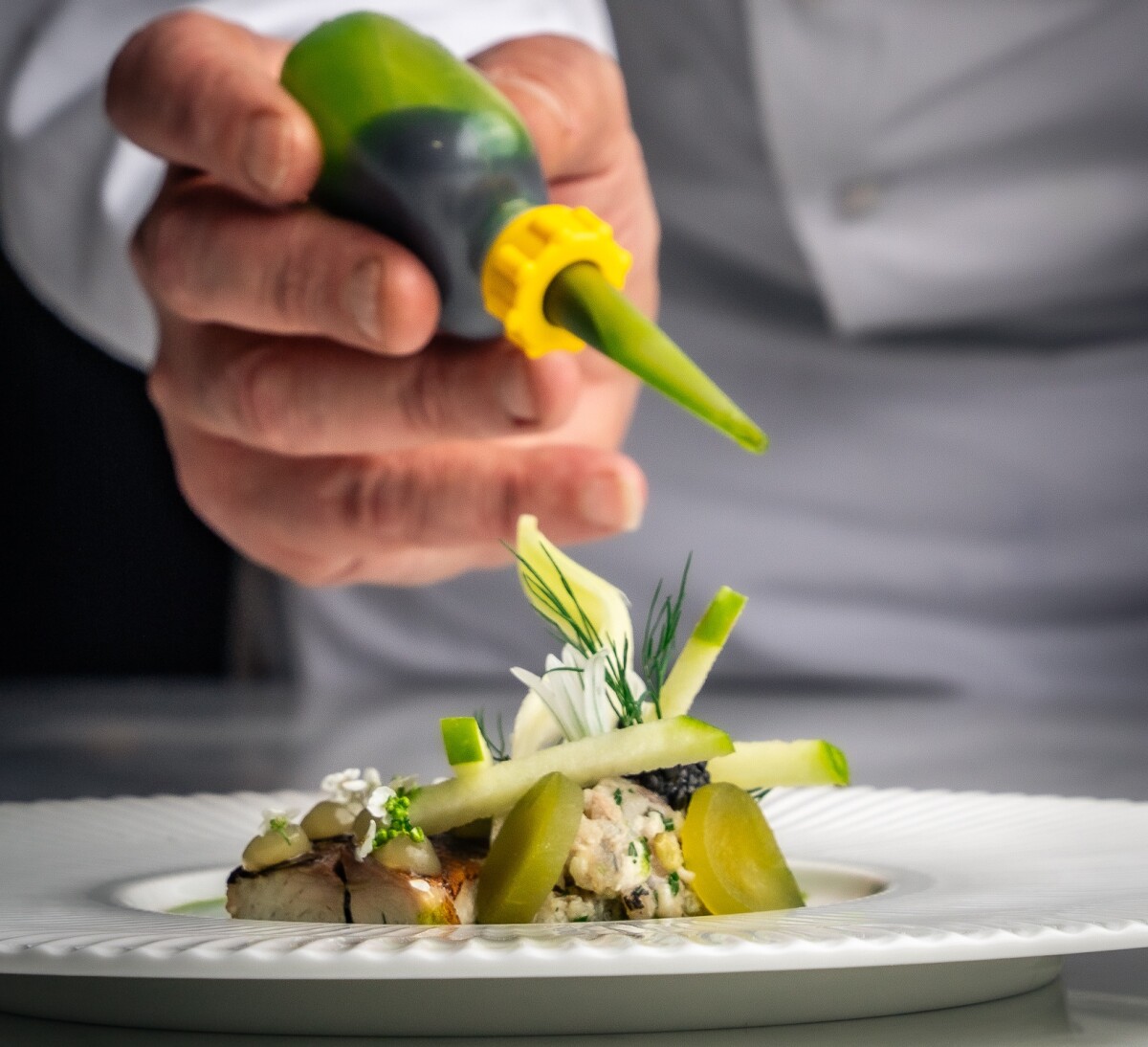 the-biltmore-mayfair-earl-grey-smoked-mackerel-tartare-landscape