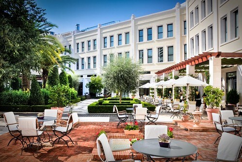 the-westin-valencia-jardi-restaurant-exterior