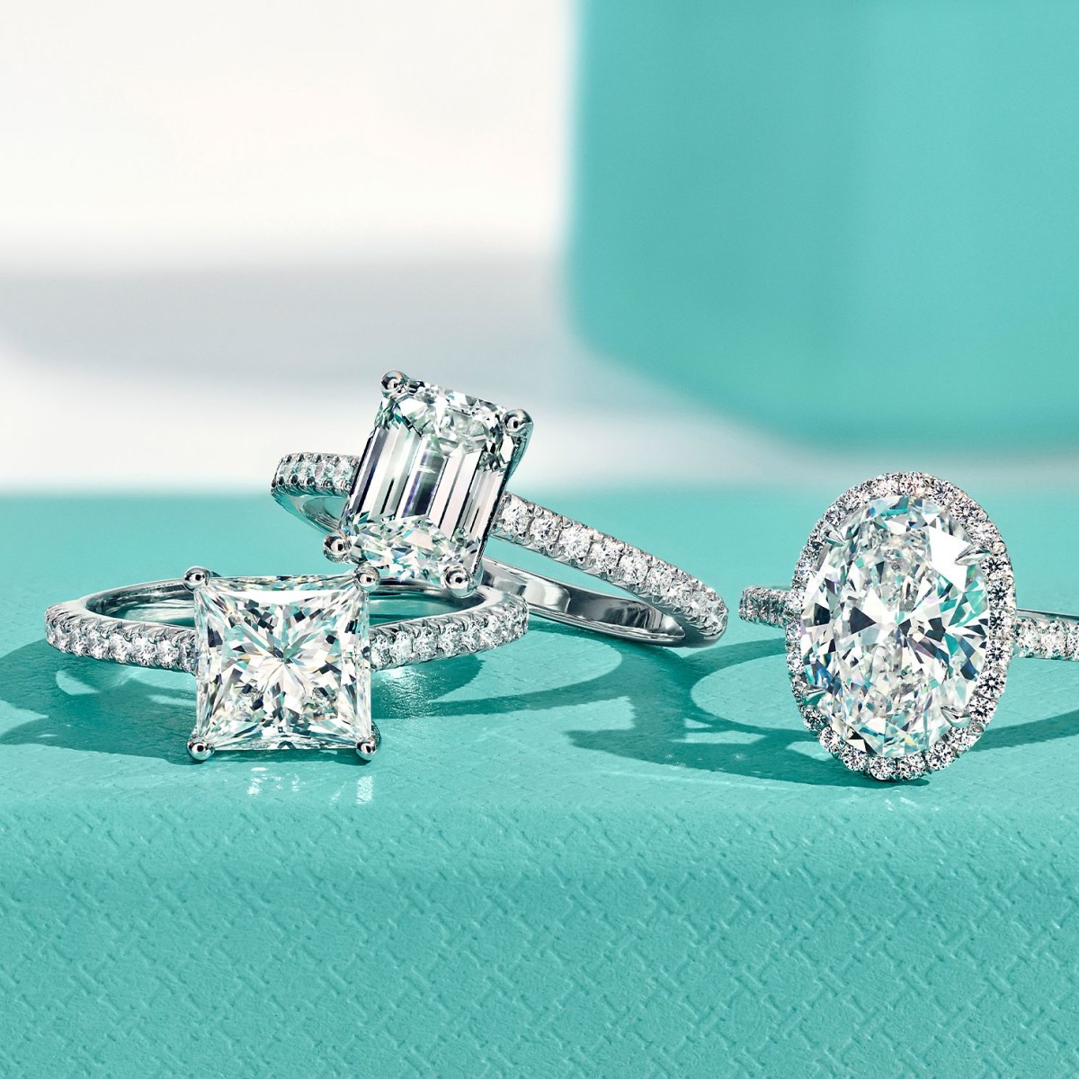 tiffany-co-l-e-2021-2x2-styles-settings-still-2