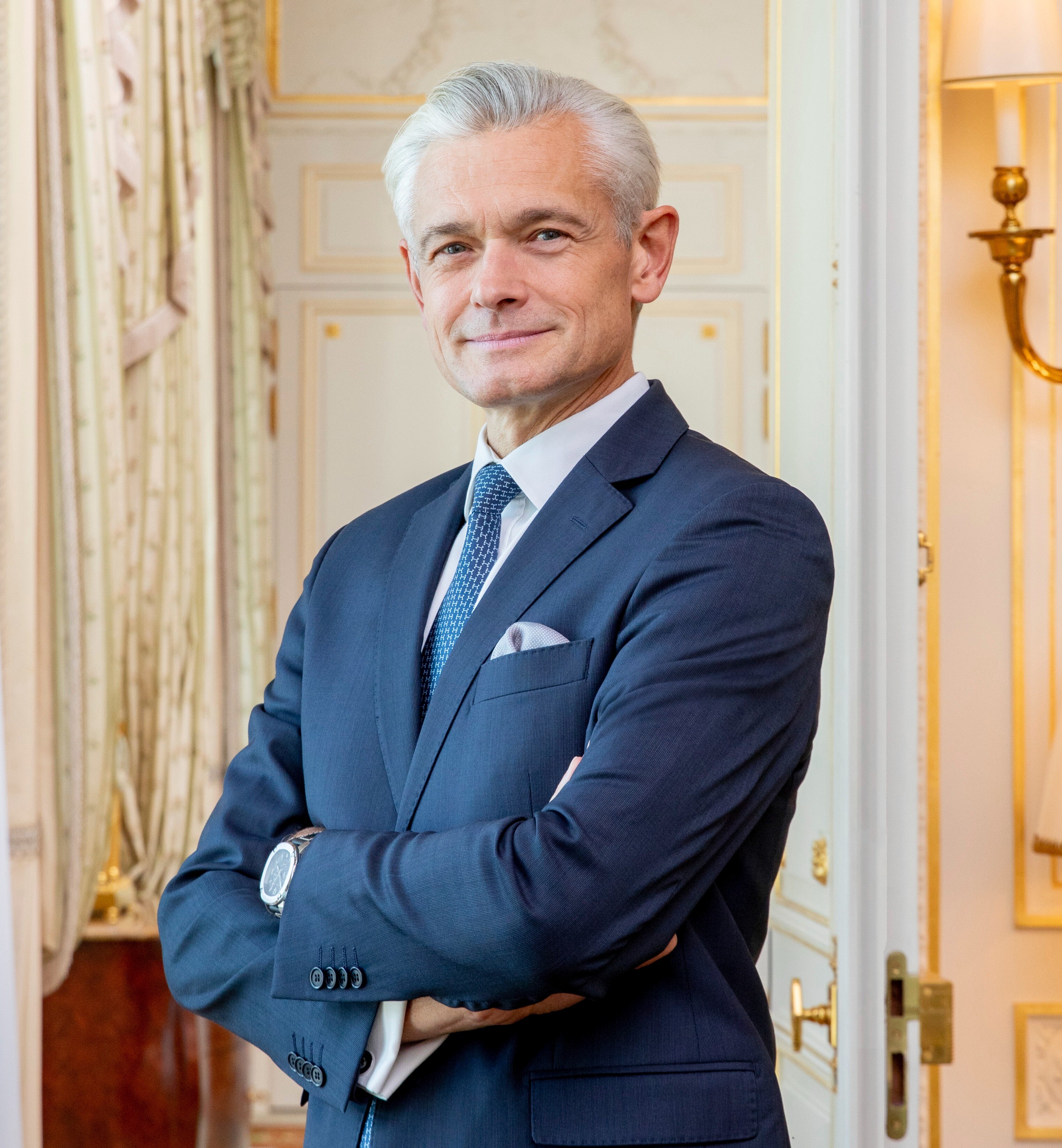 news-main-arnaud-de-saint-exupery-lart-de-faire-dialoguer-tradition-et-modernite-a-la-tete-du-ritz-paris.1785237672.jpg