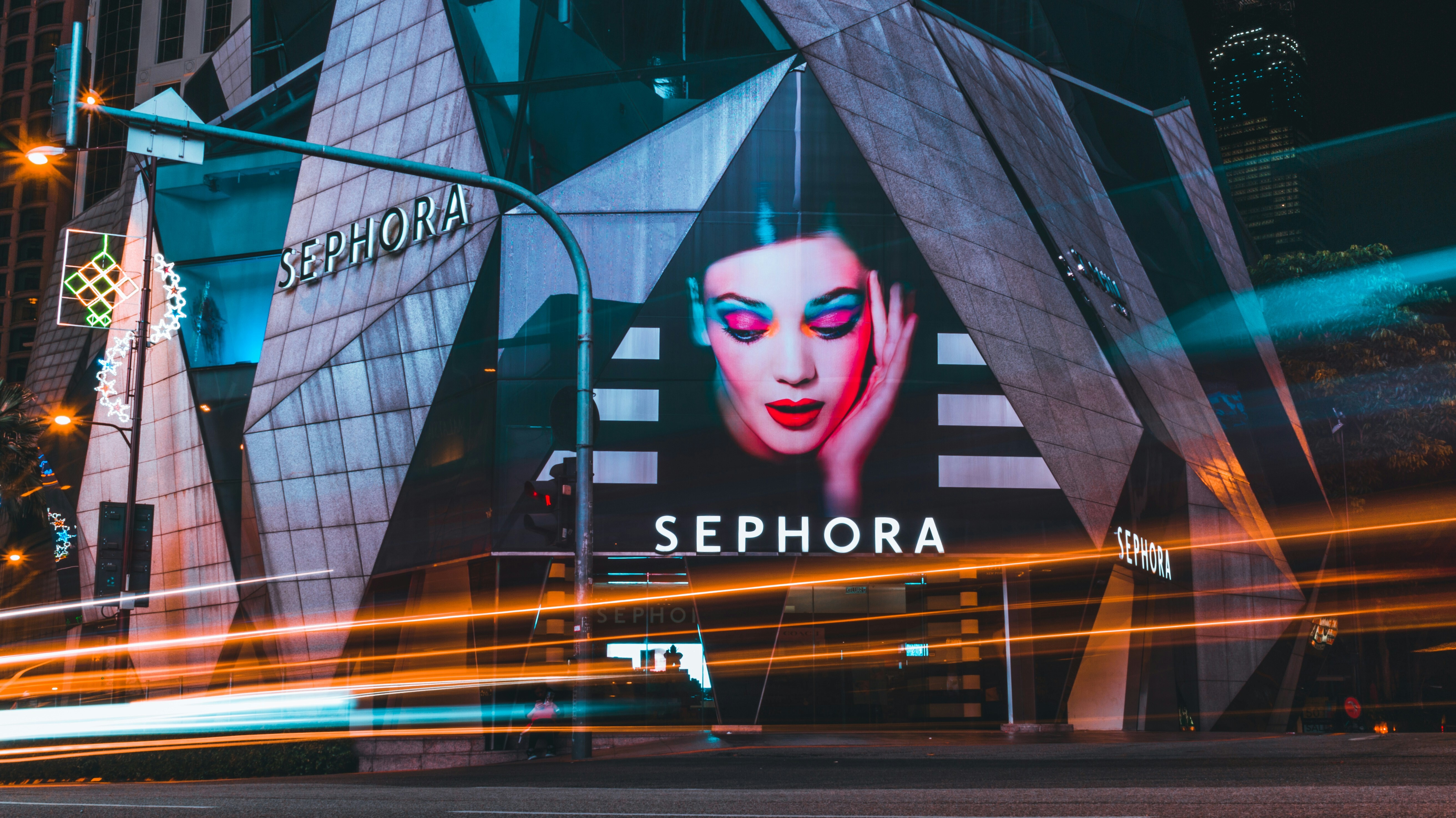 news-main-avec-john-legend-sephora-renforce-son-univers-de-marque-pour-les-fetes.1791884573.jpg