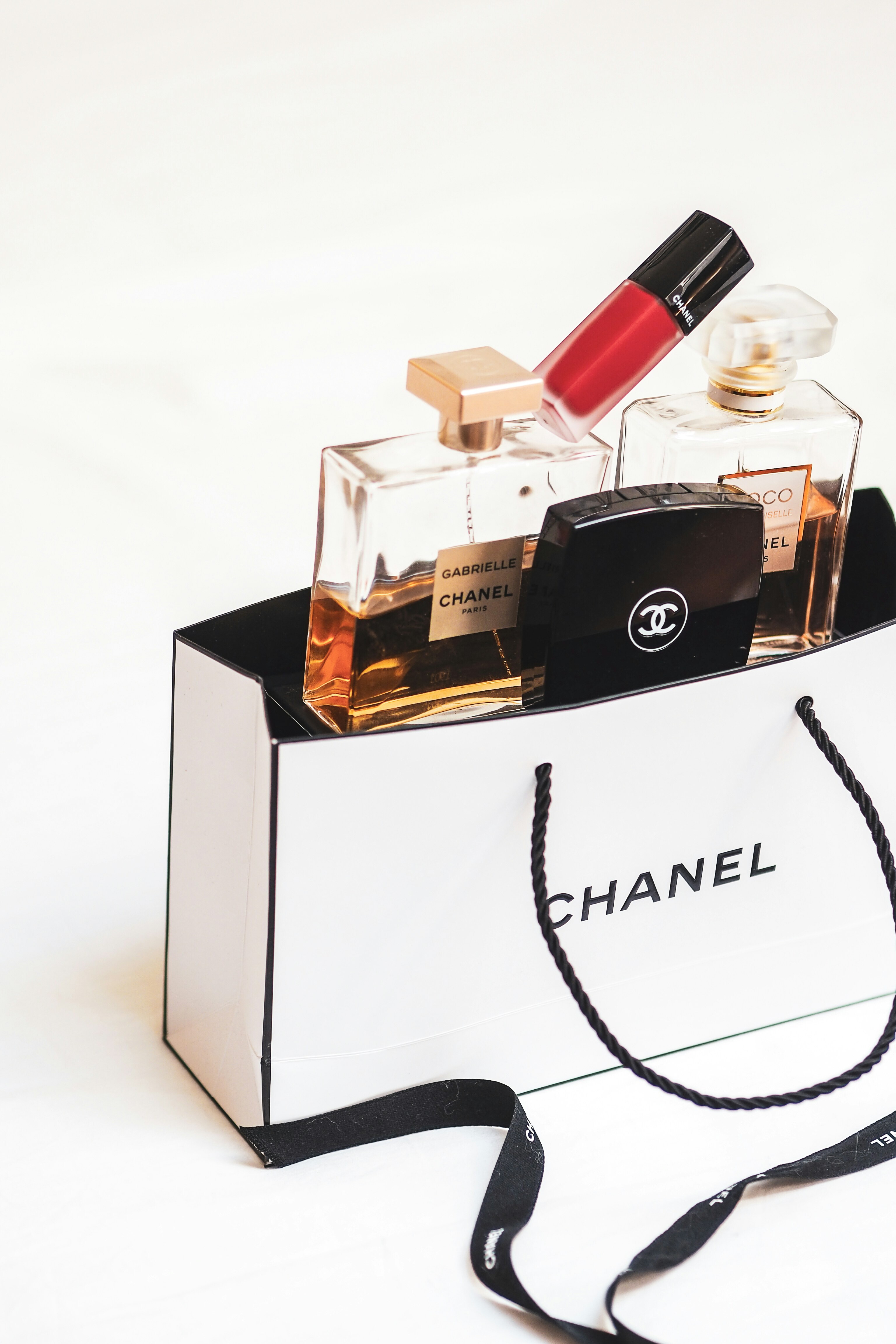 news-main-chanel-mise-sur-laluminium-bas-carbone-pour-ses-emballages-beaute.1791800173.jpg