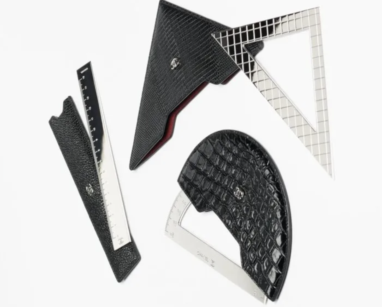 news-main-chanel-reinvente-la-trousse-de-geometrie-en-objet-de-luxe-pour-la-rentree.1785434691.png
