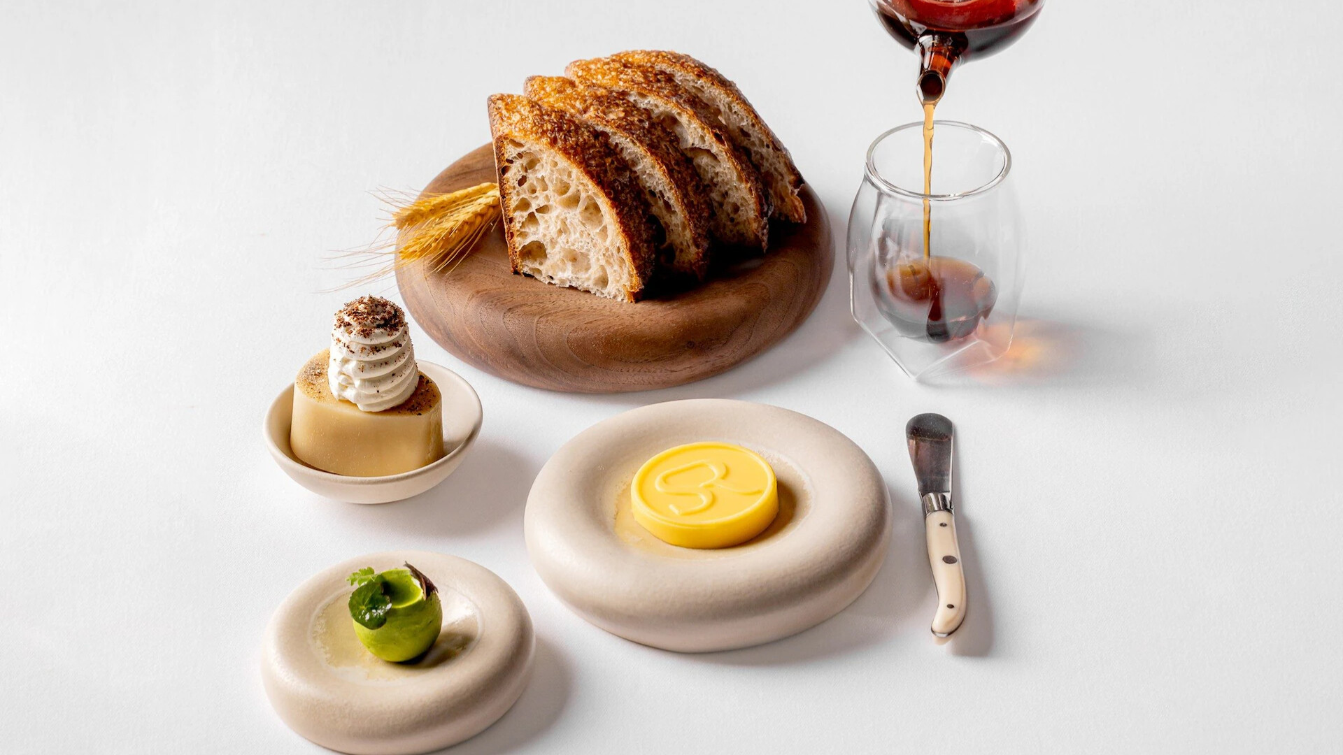 news-main-comment-le-beurre-est-devenu-lun-des-grands-langages-du-luxe-a-table.1783671028.jpg