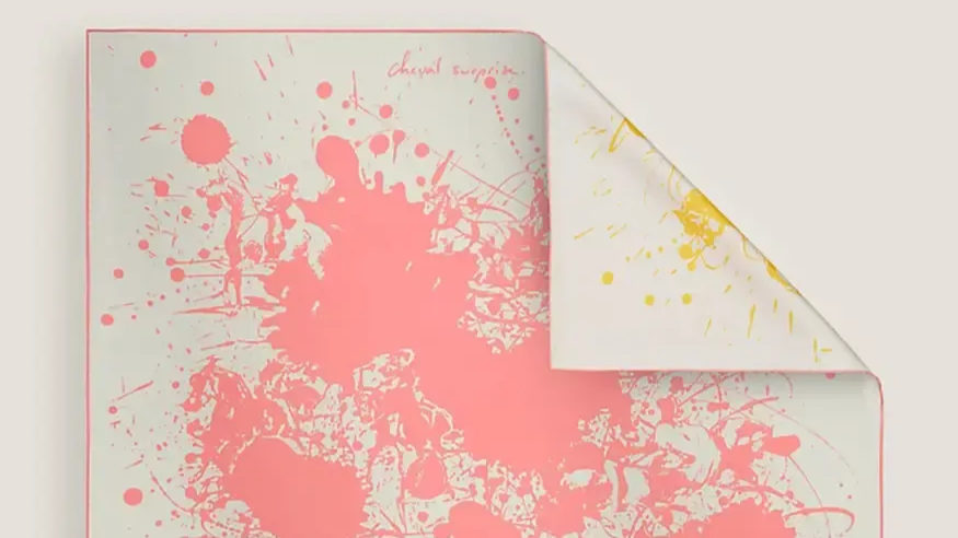 news-main-deux-carres-en-un-comment-hermes-a-reinvente-son-iconique-foulard.1787924930.png
