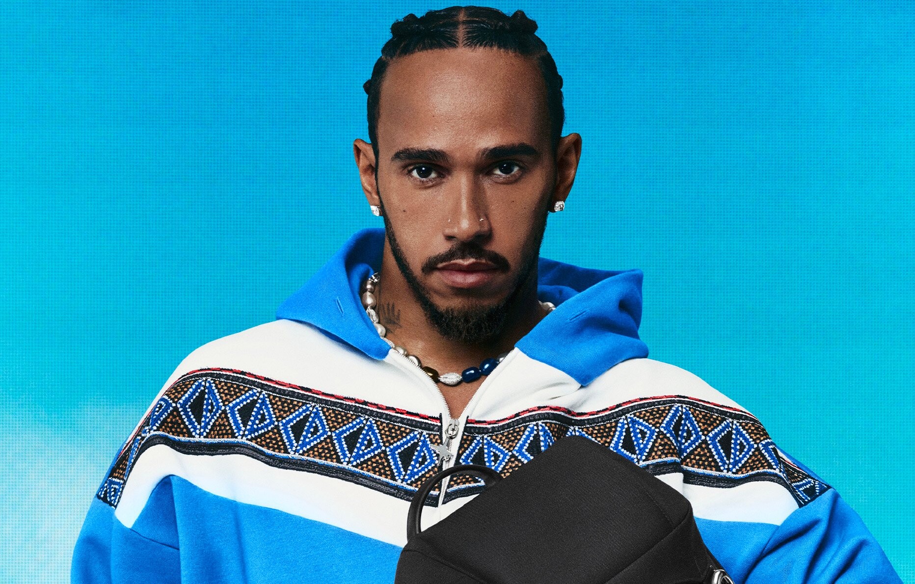 news-main-dior-et-lewis-hamilton-une-collection-capsule-hivernale-celebrant-lart-de-vivre.1730124824.jpg