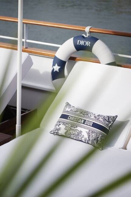 news-main-dior-spa-cruise-revelation-dune-croisiere-estivale-axee-sur-le-bien-etre-au-coeur-de-paris.1688989469.jpg