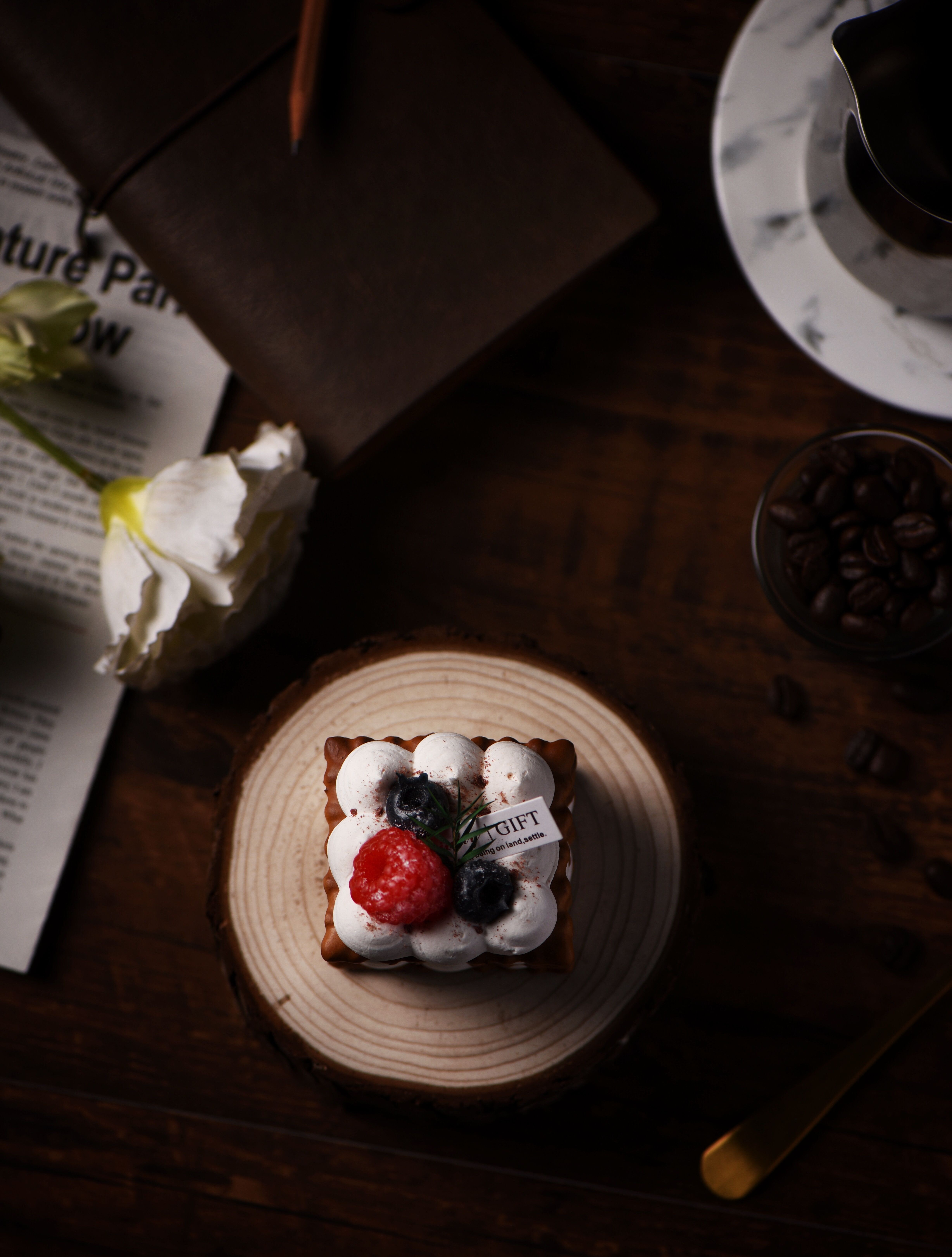 news-main-eunyoung-yun-la-cheffe-coreenne-qui-renouvelle-les-codes-de-la-patisserie-francaise.1792582137.jpg
