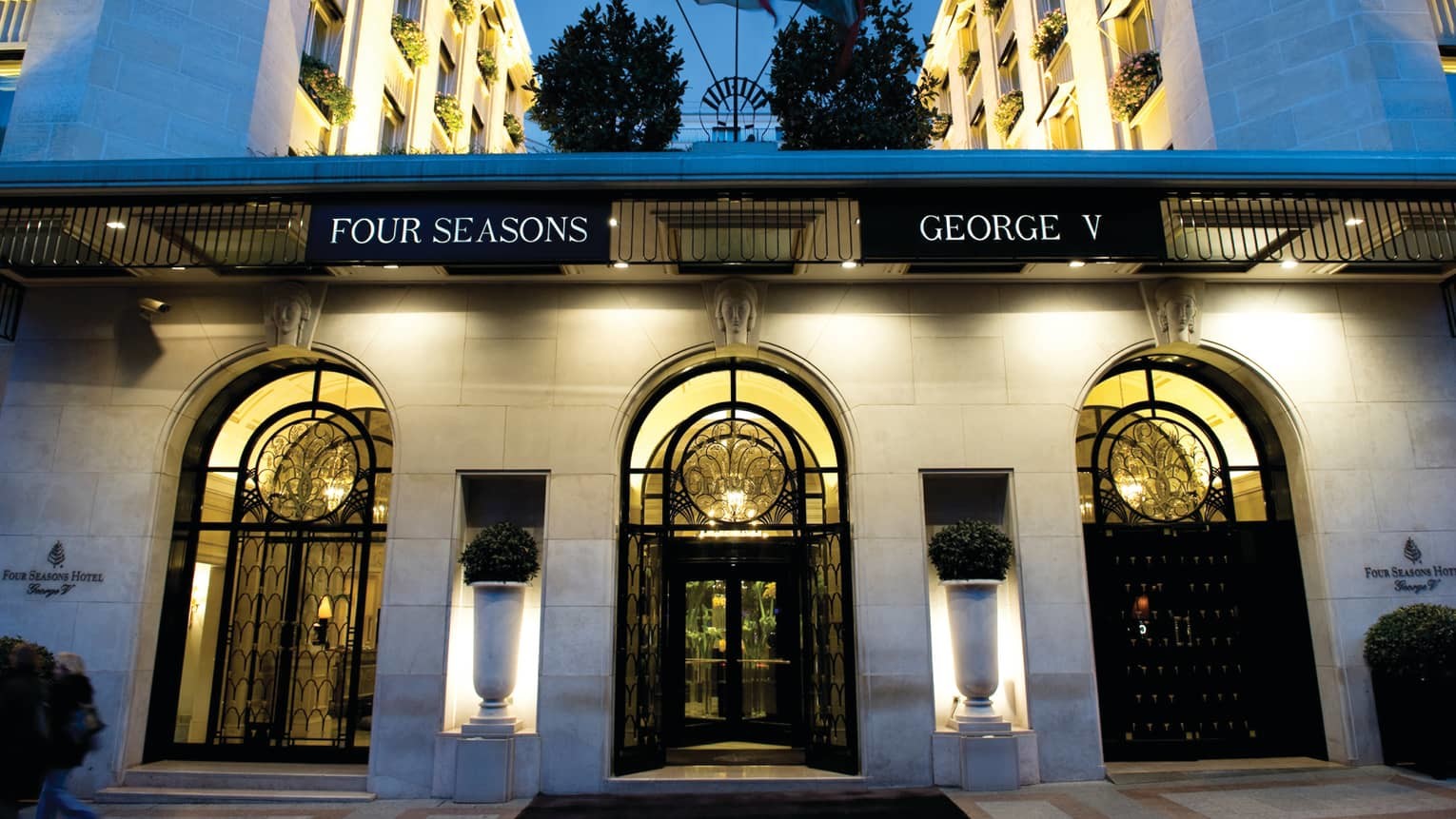news-main-four-seasons-hotel-george-v-paris-wins-the-hotel-of-the-year-award-at-virtuoso-best-of-the-best.1566057781.jpg
