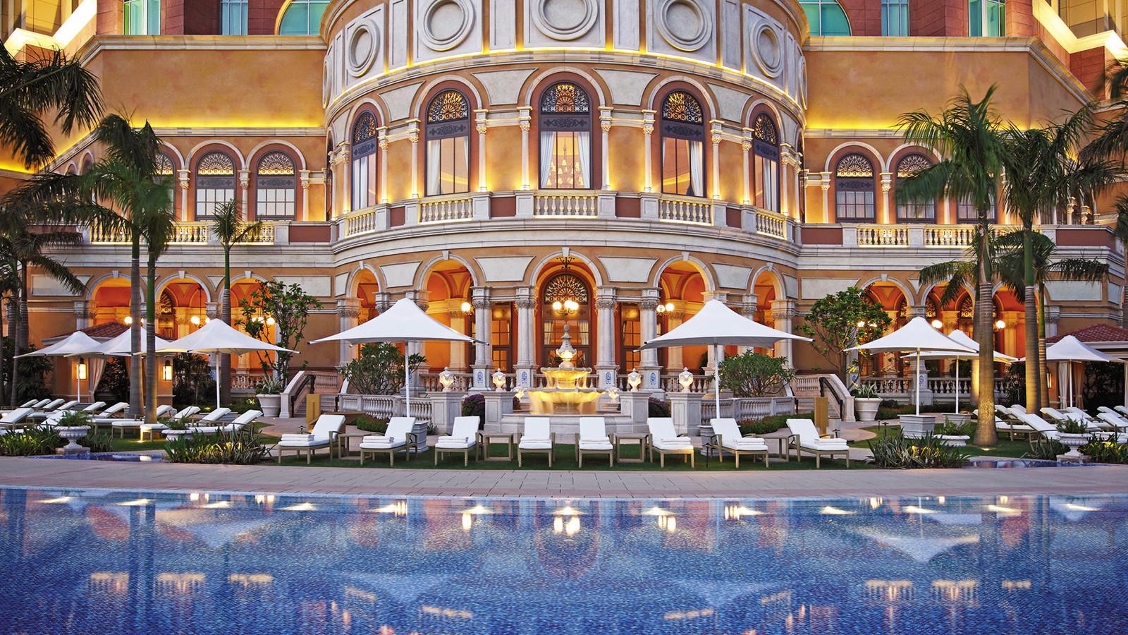 news-main-four-seasons-hotel-macao-named-among-chinas-top-50-hotels-by-voyage-magazine.1578137036.jpg