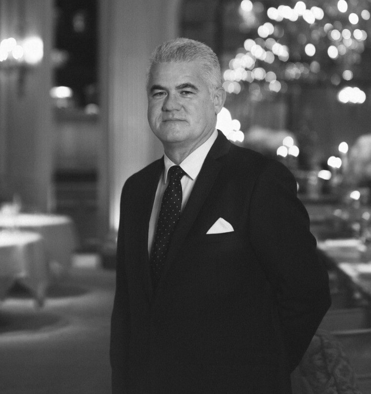 news-main-interview-denis-courtiade-president-fondateur-chez-association-o-service-des-talents-de-demain-directeur-du-restaurant-gastronomique-chez-hotel-plaza-athenee-paris.1686033739.jpeg