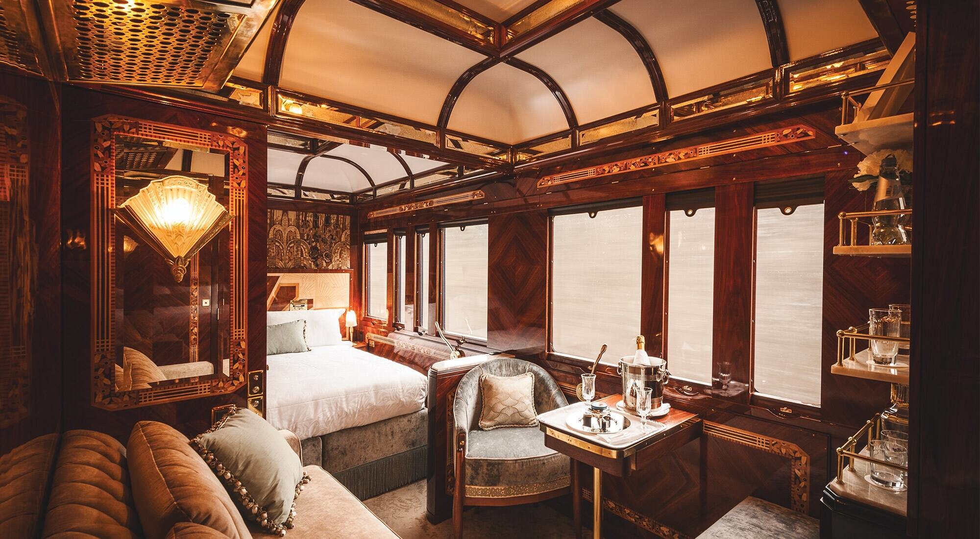 news-main-la-maison-veuve-clicquot-fetera-son-250e-anniversaire-a-bord-du-venice-simplon-orient-express.1644421484.jpg