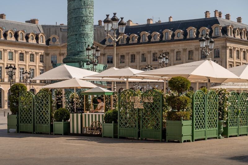 news-main-la-terrasse-dete-du-ritz-paris-sur-la-place-vendome-un-ecrin-ephemere-delegance-a-ciel-ouvert.1753267849.jfif