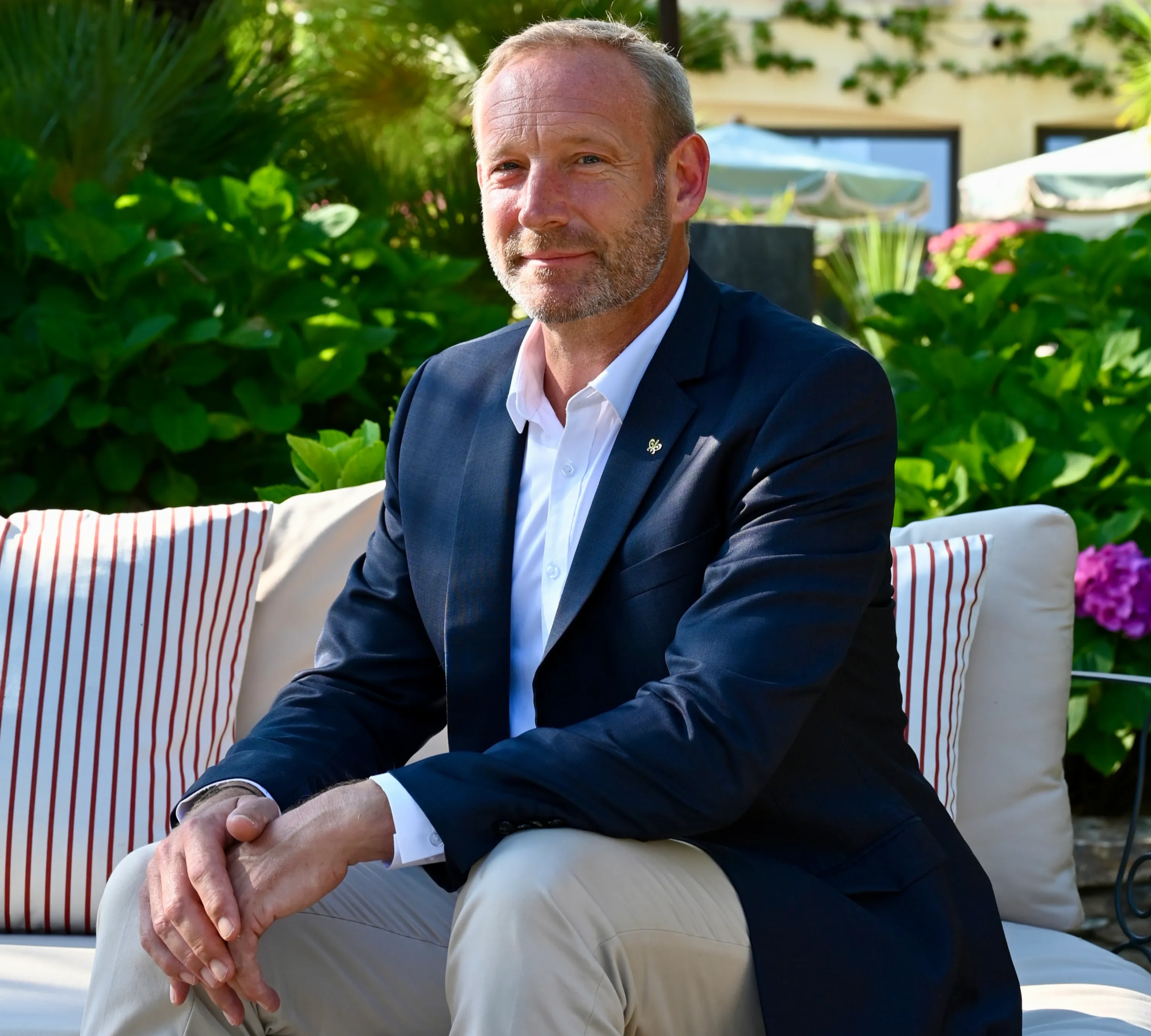 news-main-lexcellence-hoteliere-au-service-de-lhumain-rencontre-avec-nicolas-winiecka-ripotot-directeur-adjoint-du-chateau-de-valmer-et-de-la-pinede-plage.1783416786.png