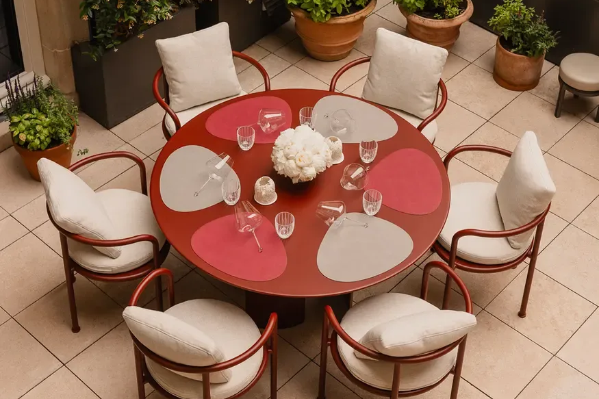 news-main-lhotel-de-crillon-rouvre-sa-terrasse-secrete.1788421628.png