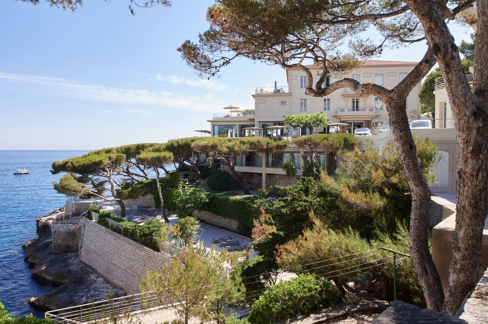 news-main-lhotel-les-roches-blanches-a-cassis-accueille-un-nouveau-chef-un-nouveau-sommelier-et-une-nouvelle-table.1624203971.jpg