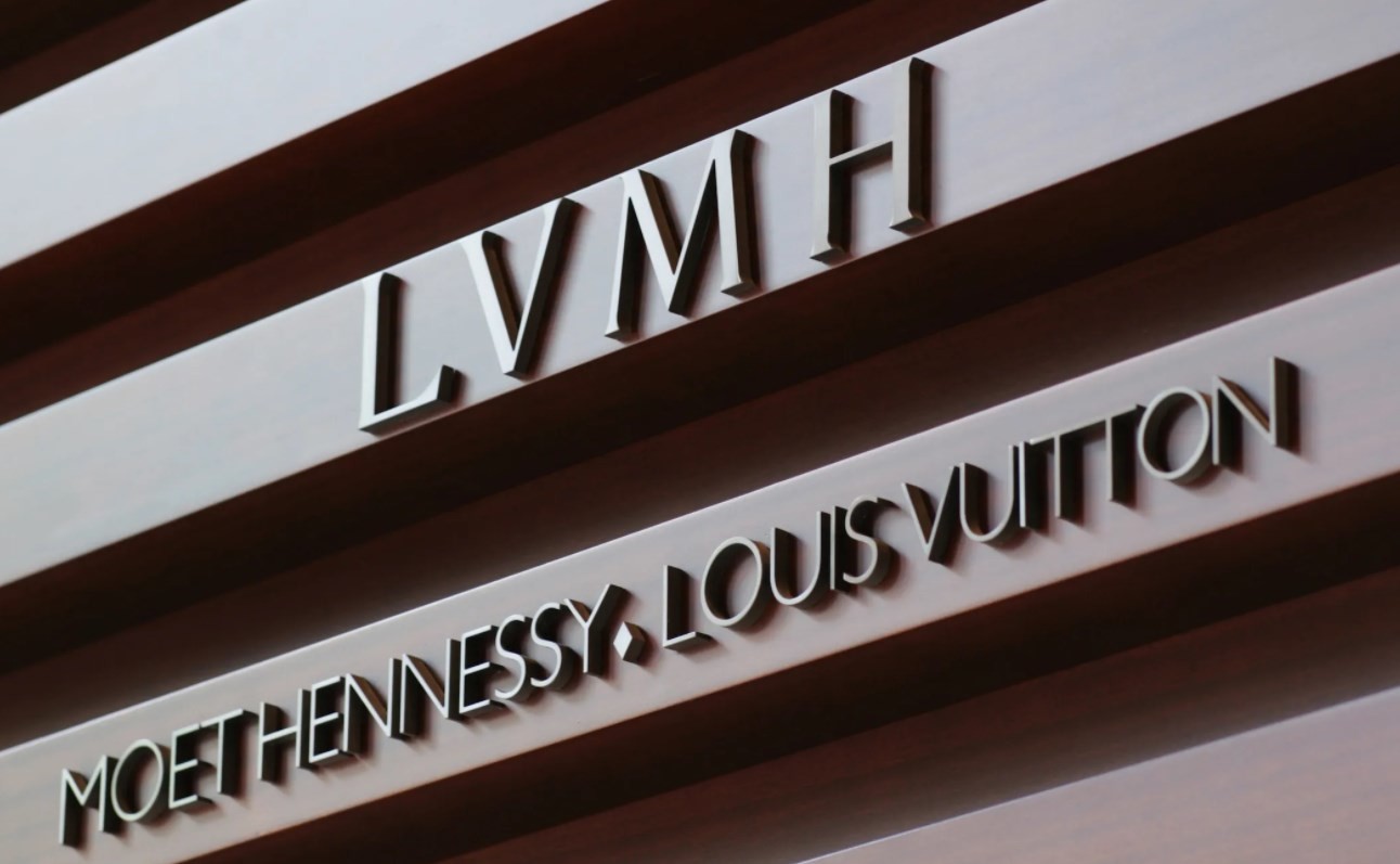 news-main-lvmh-prevoit-25-000-recrutements-pour-les-moins-de-30-ans-dici-a-la-fin-2022.1633650518.jpg