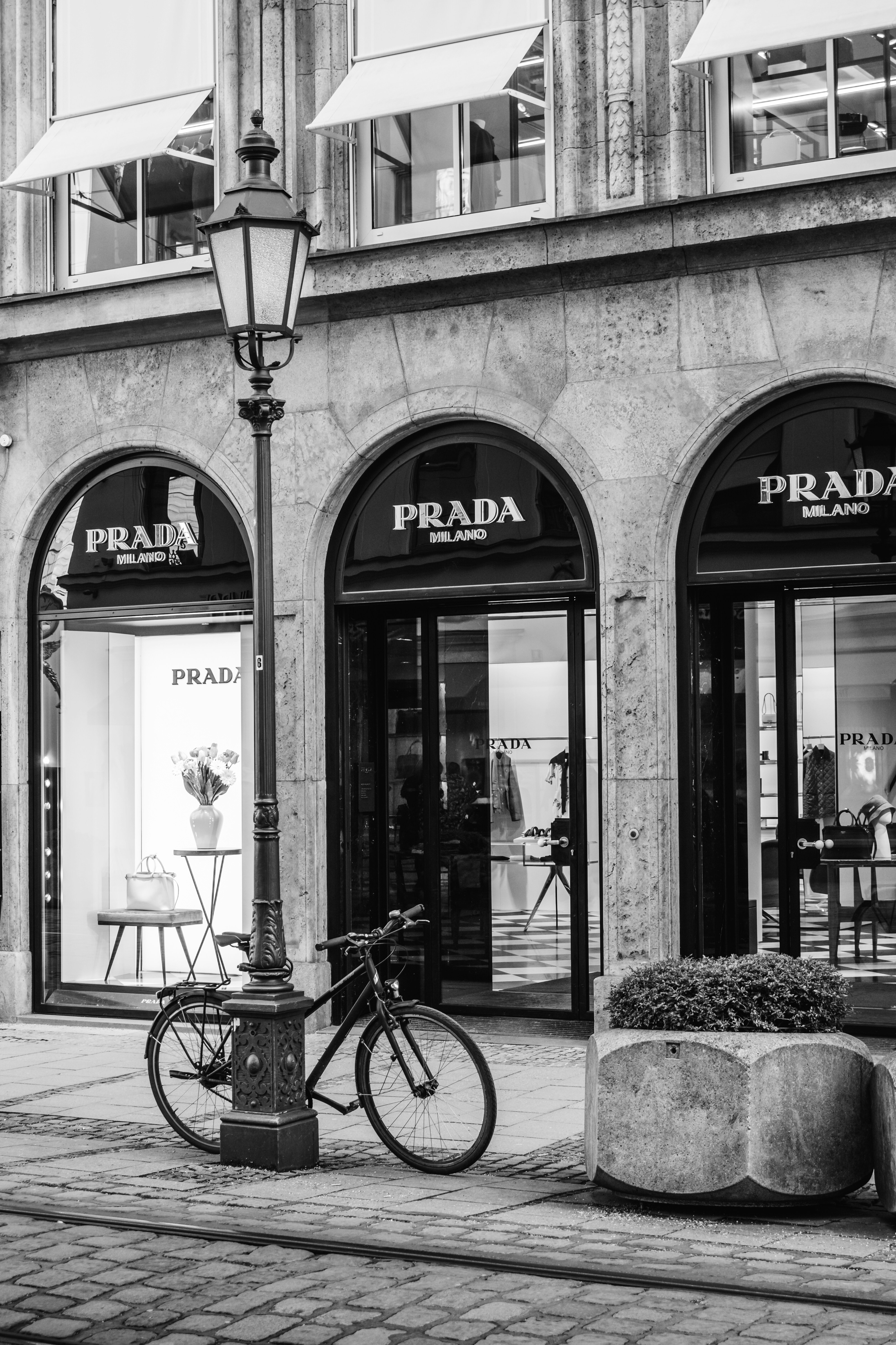 news-main-prada-paradigme-recompense-pour-son-packaging-innovant.1790940621.jpg