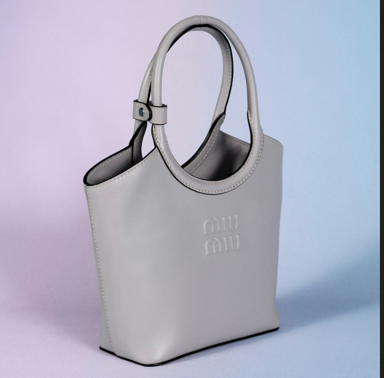 news-main-quand-limperfection-devient-une-strategie-de-croissance-anatomie-du-phenomene-miu-miu.1772443265.png