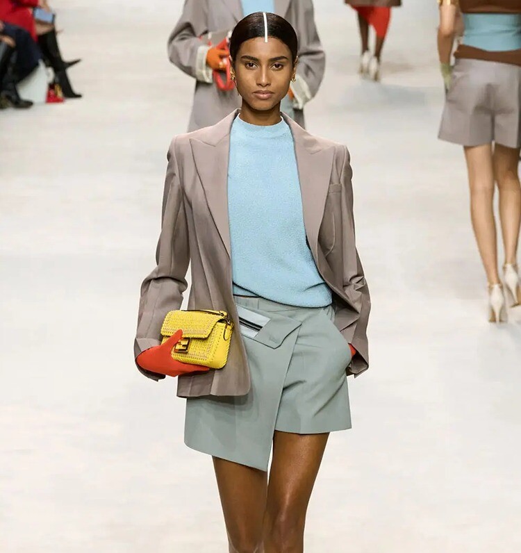 news-main-splendeur-et-expression-de-soi-fendi-rend-hommage-a-lelegance-italienne-a-milan.1695623092.jpeg