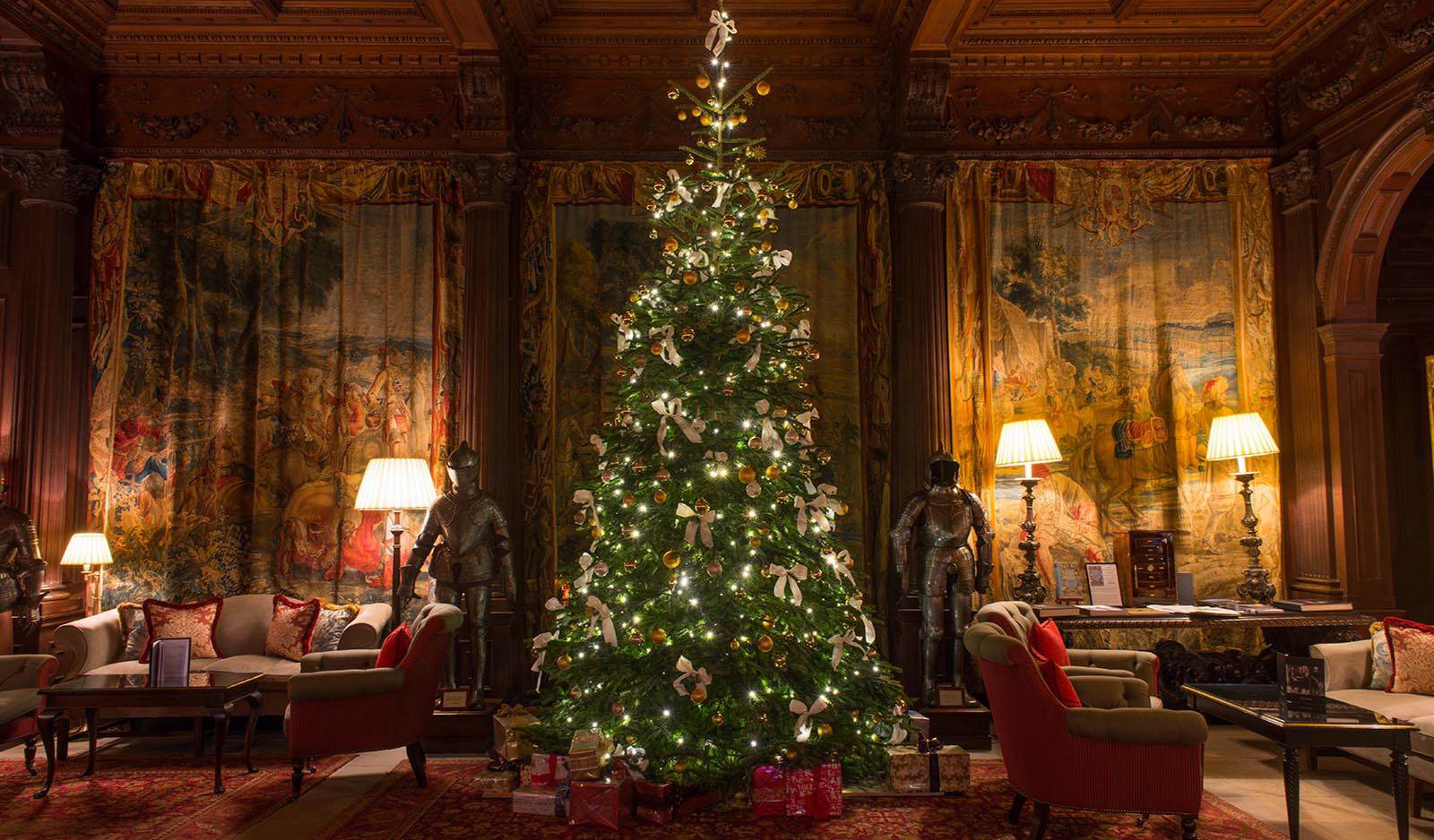 The Most Luxurious Christmas Celebrations Around the World Vendôm