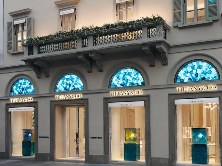 news-main-tiffany-co-sinvite-au-generique-du-diable-shabille-en-prada-2.1779250787.png