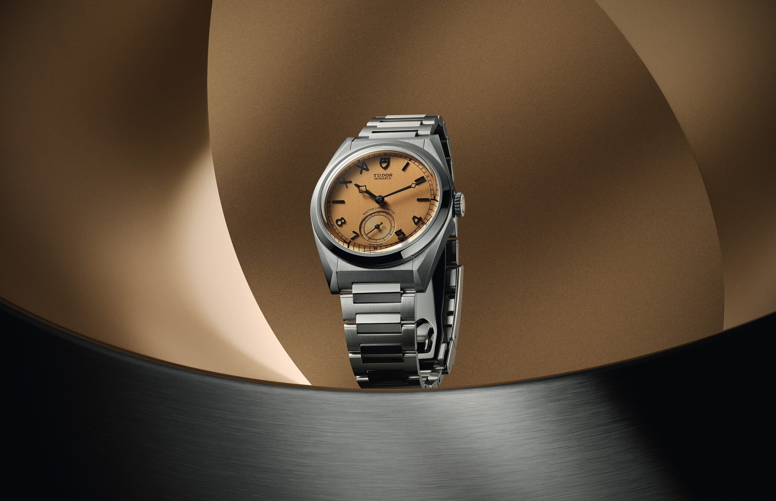 news-main-tudor-celebre-son-centenaire-et-rolex-fete-les-100-ans-de-son-boitier-oyster-a-watches-wonders.1780465612.jpg