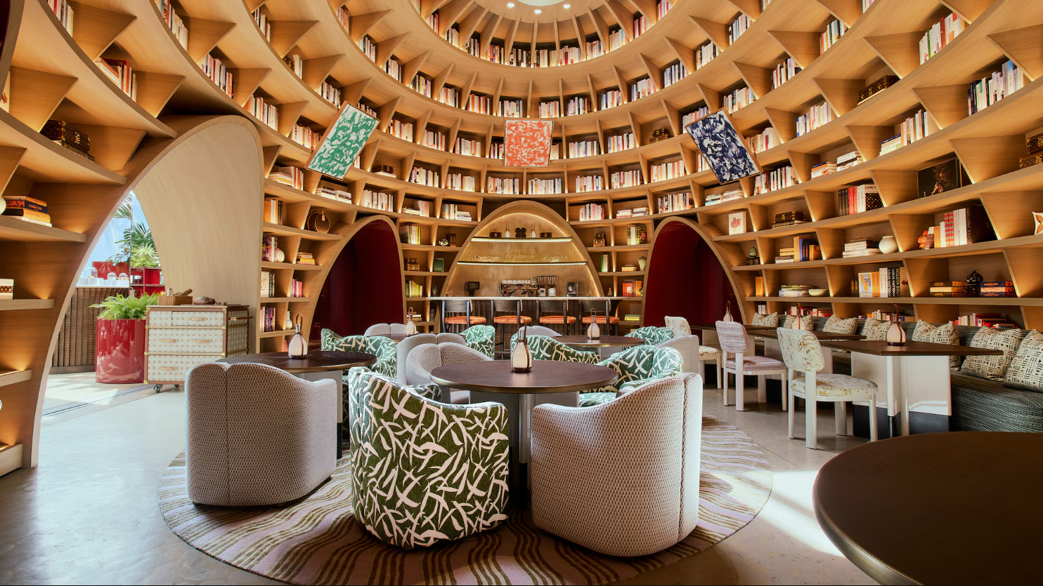 news-main-un-voyage-culinaire-dexception-le-cafe-louis-vuitton-ouvre-ses-portes-a-seoul.1759132240.PNG