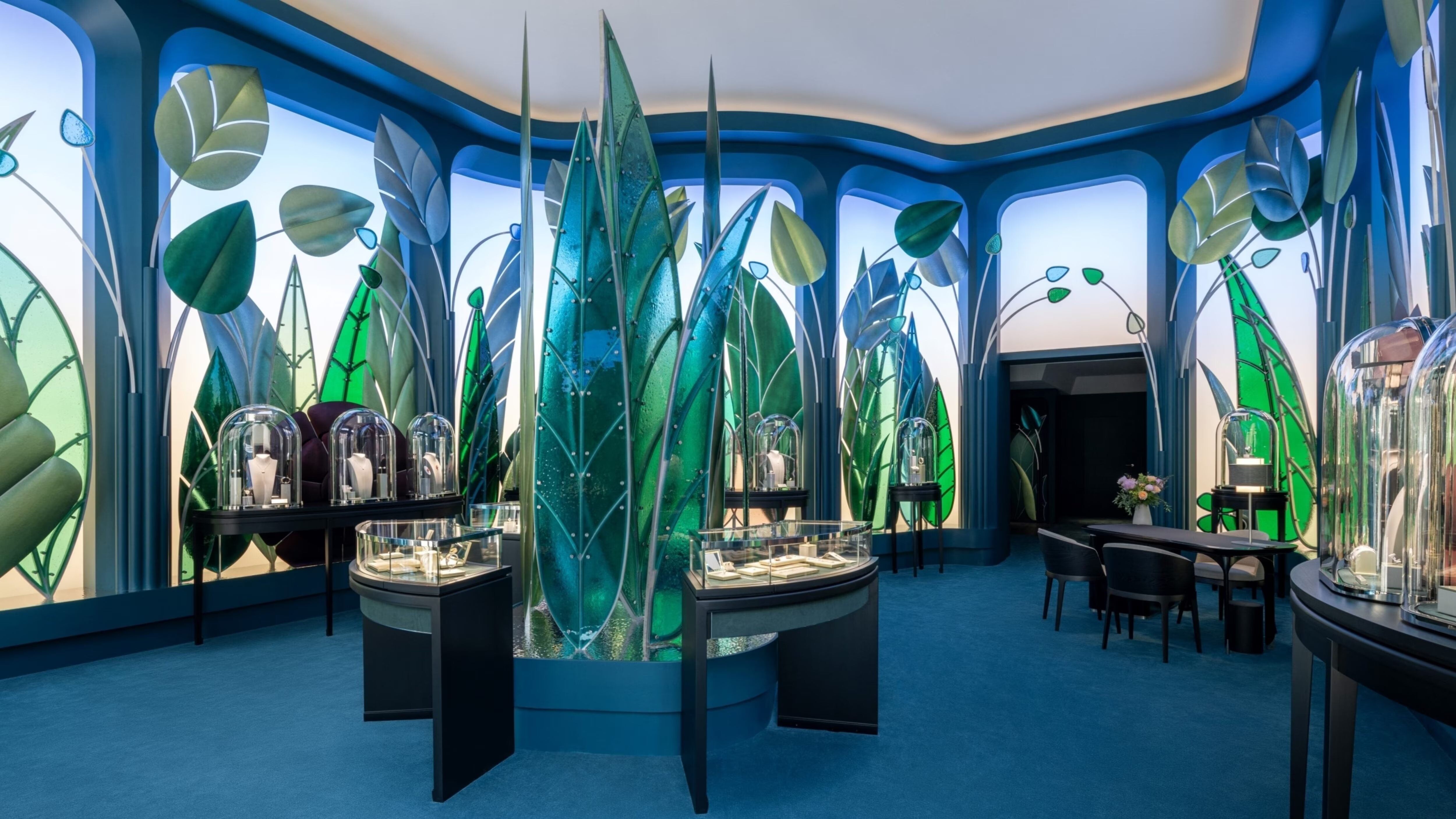 news-main-van-cleef-arpels-ouvre-une-boutique-ephemere-rive-gauche-a-paris.1751613848.jpg