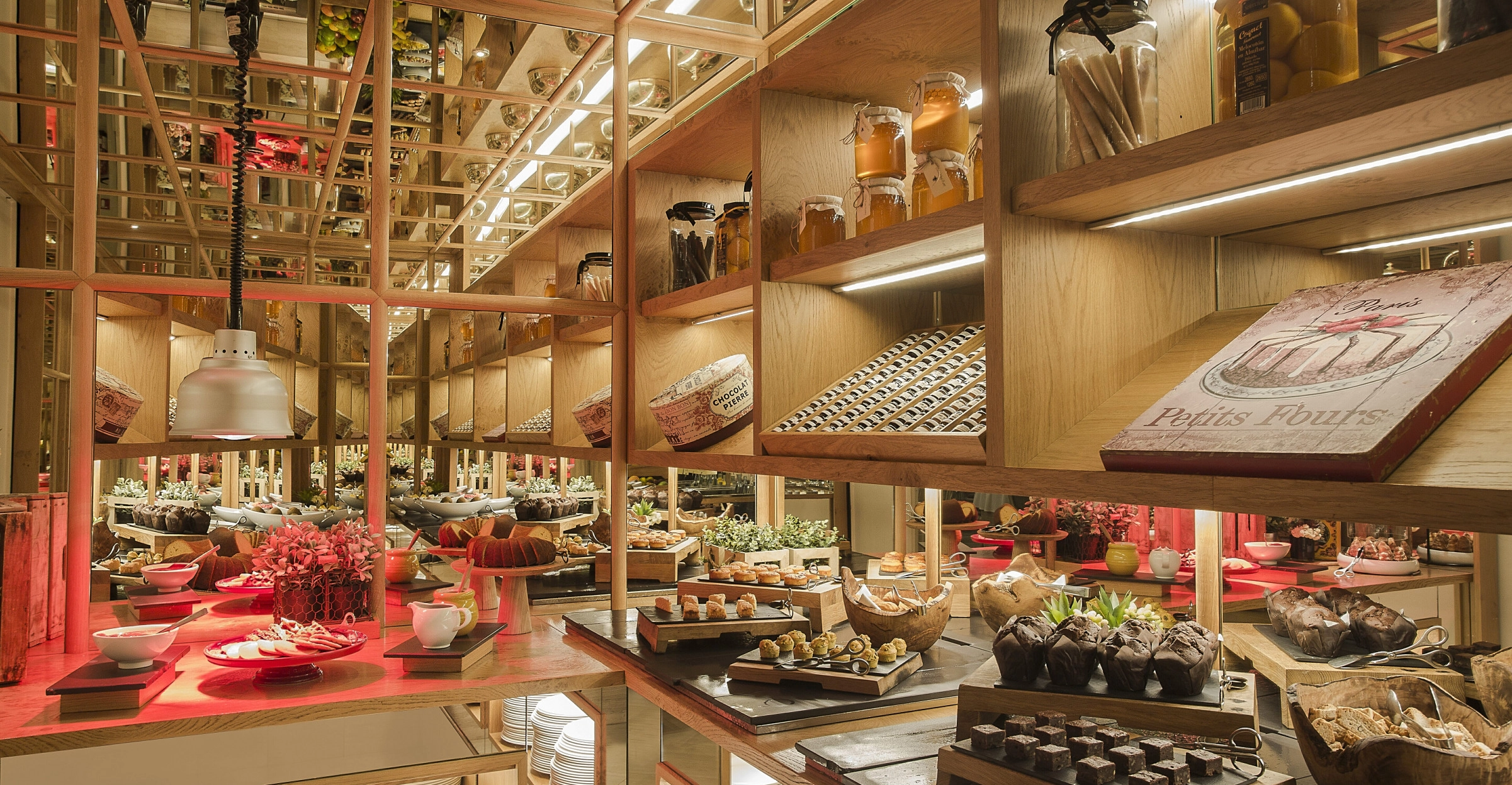 Camarero/a Desayunos 20h/Semana