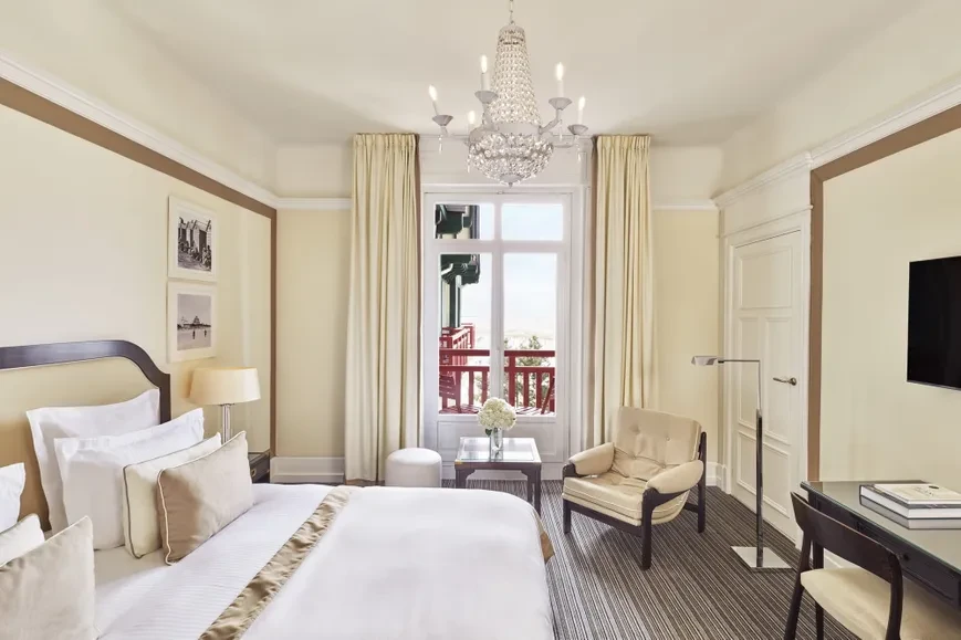 Femme / Valet de chambre (F/H)