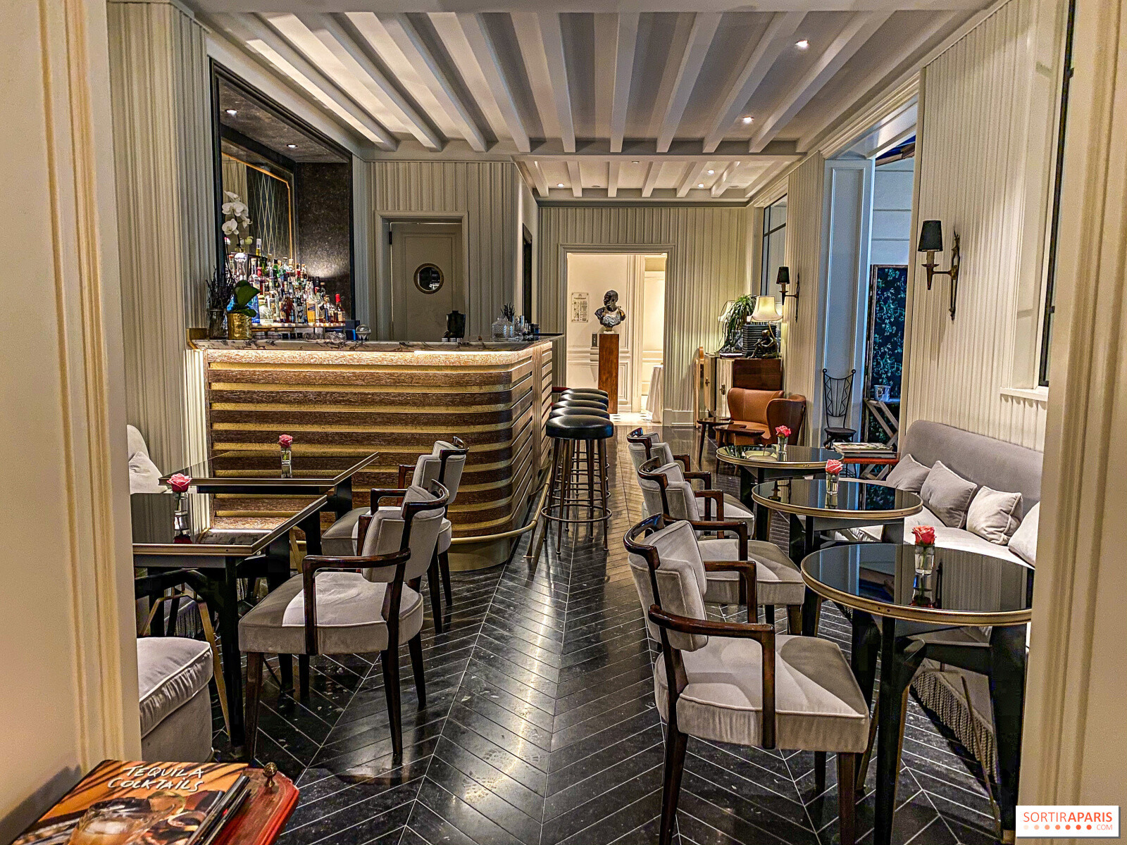 Maître d'hôtel / sommelier (F/H)